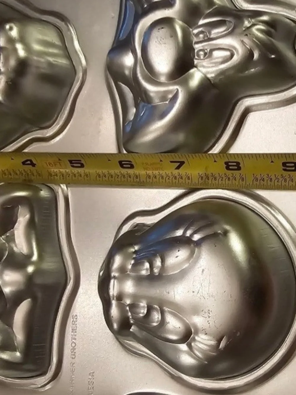 VTG 1994 Wilton Warner Bros Tweety & Sylvester Muffin Cake Mold Pan 6 Cavity